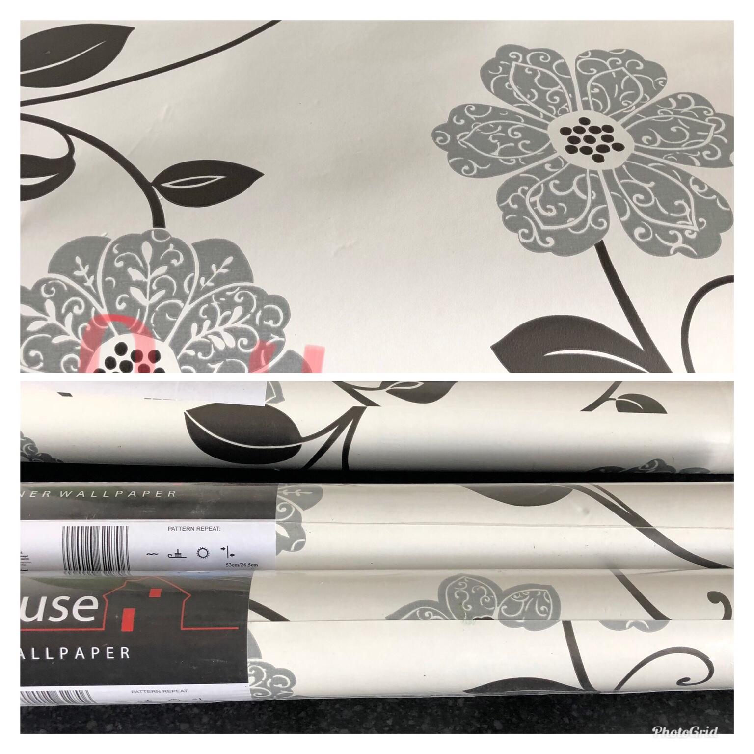 4 x rolls of wallpaper in ST17 Cannock Chase für 3,00 £ zum Verkauf