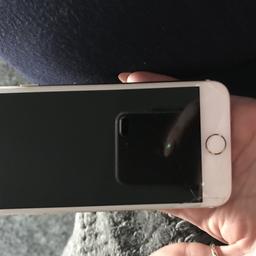 32GB rose gold iPhone 7 
Is cracked at the bottom but works perfectly