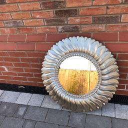 Flower mirror 
Pale gold colour
76cm x76cm
From a smoke and dog free home
Excellent condition 
Cash on collection