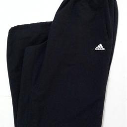 Pantaloni Adidas Tuta
Blu scuro
Taglia 42-44