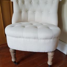 Next Mayfair Light Natural Chair with formal antique wash feet. This chair is in great condition, it's been well looked after and only used occasionally. Cost £200 new.
Height - floor to top of back 80cm.
Seat depth 48cm
Width at widest point 68cm

Collection only.