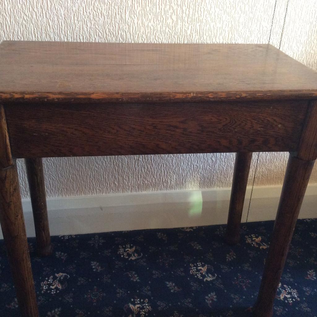 Small Oak Vintage Table in WS13 Lichfield für £ 10,00 zum Verkauf ...