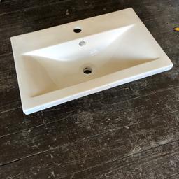 This is 600mm wide sink that fits the ‘600mm Melbourne Earl Grey Double Door Vanity Unit - Floor Standing from Soak.com. It’s in excellent condition and has never been used. I have 2 for sale AT £50 each. PLEASE NOTE THIS IS THE BASIN ONLY, THIS DOES NOT INCLUDE THE VANITY UNIT