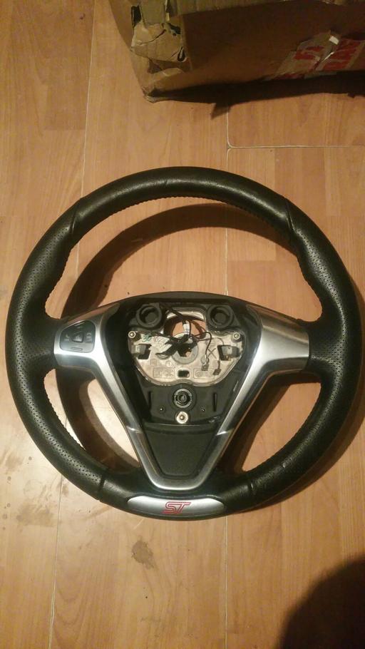 Vehicles Greater Manchester Wigan - Photos for ford fiesta mk7 st2 steering wheel