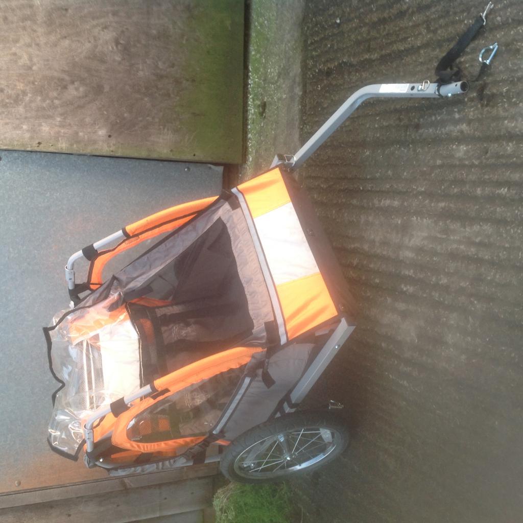 Double child's bike trailer in good order in CH1 Chester für £ 60,00