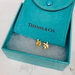 18ct Tiffany Yellow Gold 'Kiss' Earrings

Box not incl