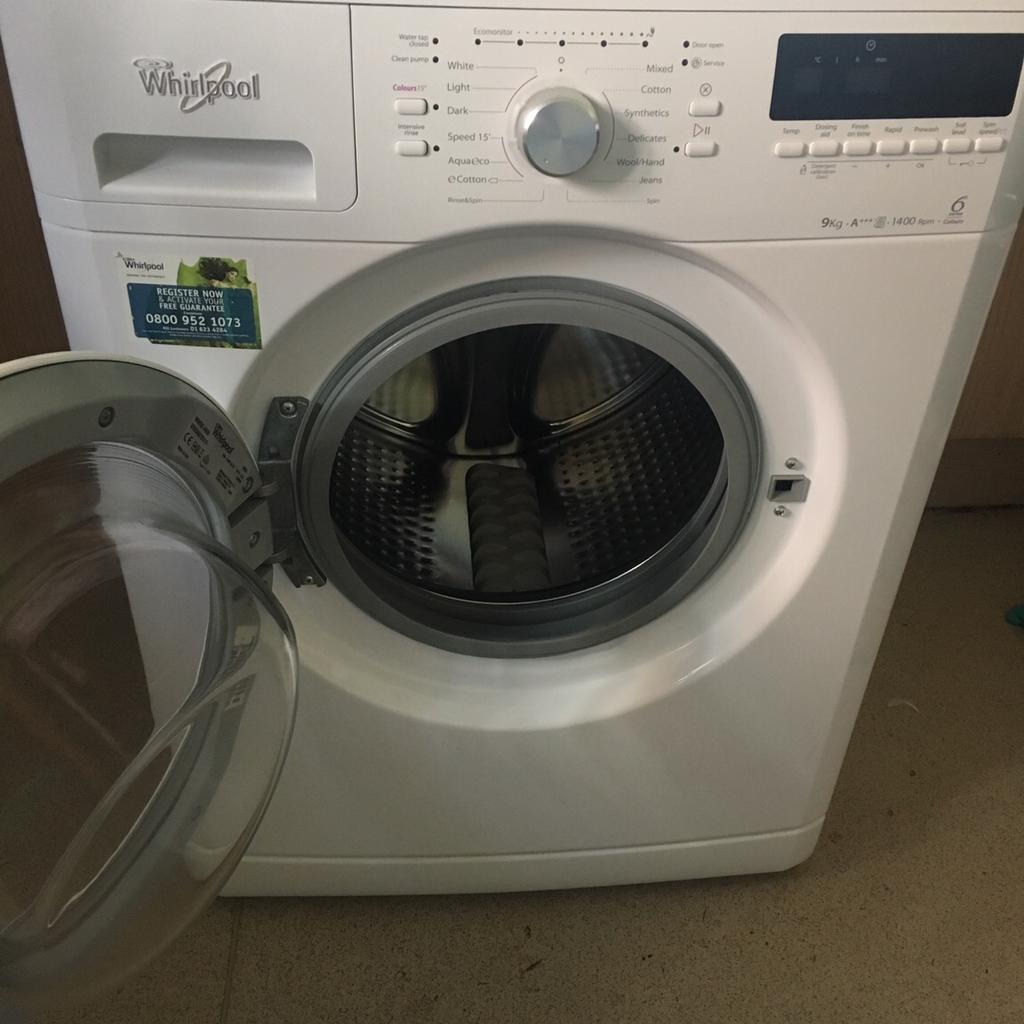 Whirlpool 6th Sense 9kg Washing Machine in Shifnal for £100.00 for sale