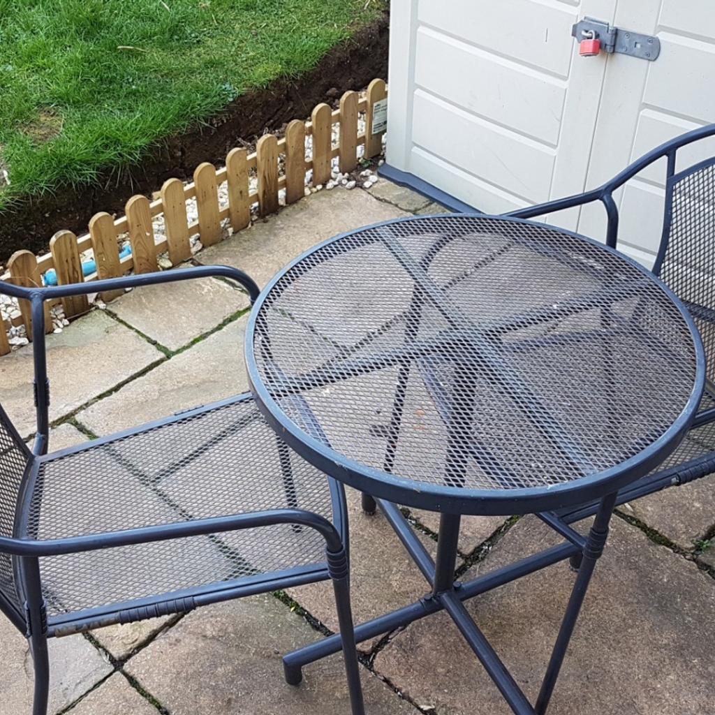 metal garden table and two chairs in B38 Birmingham für £ 15,00 zum