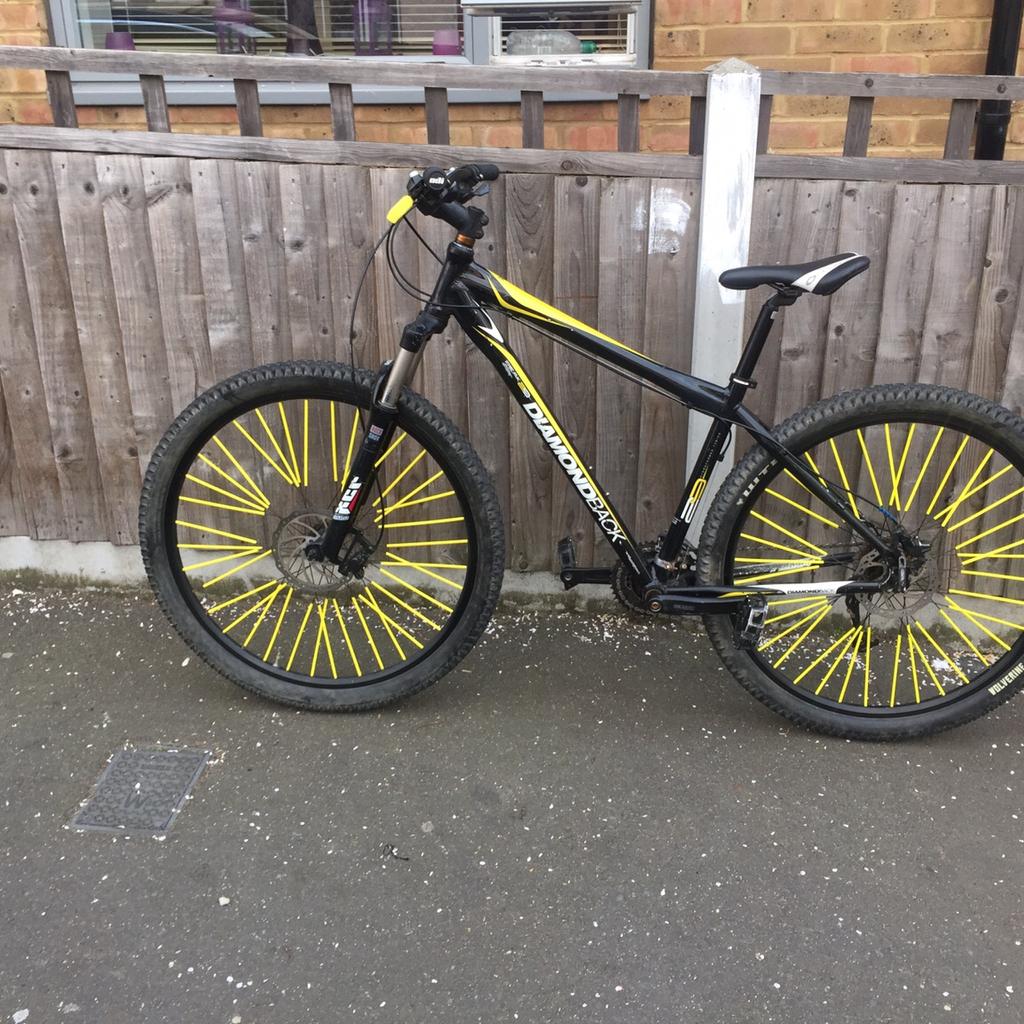 CUSTOM 29ER DIAMONDBACK WHEELIE MOUNTAIN BIKE in E17 London for