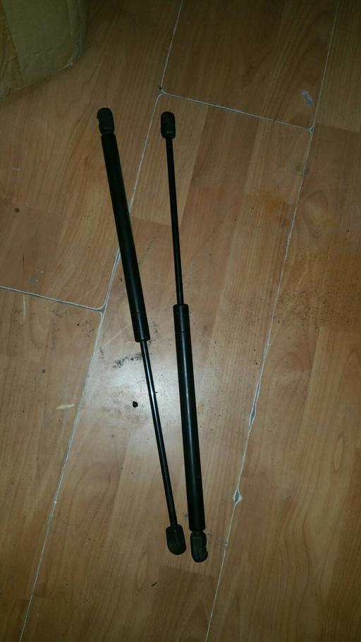 Vehicles Greater Manchester Wigan - Photos for XR8316C826AA Jaguar S type bonnet strut