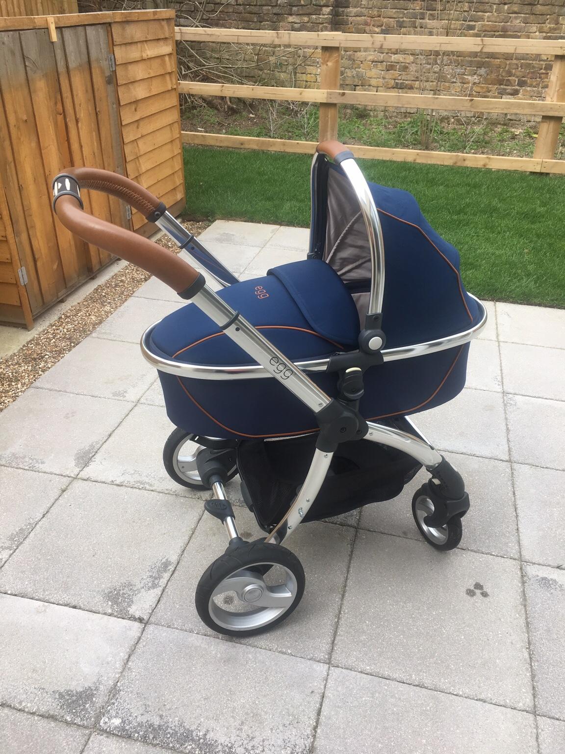 Egg pram outlet navy blue