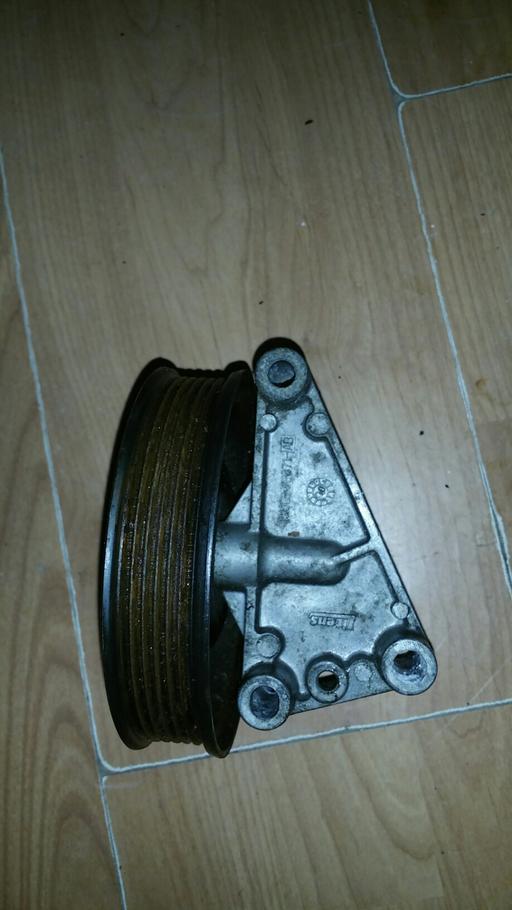 Vehicles Greater Manchester Wigan - Photos for 1r8e-3f671-ab Jaguar S type belt Pulley