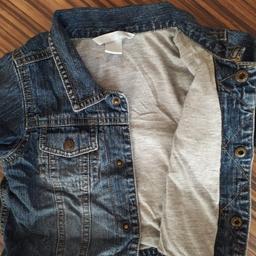 Baby Jeansjacke von H&M,  Grösse 80, innen leichte Fütterung,  super Zustand