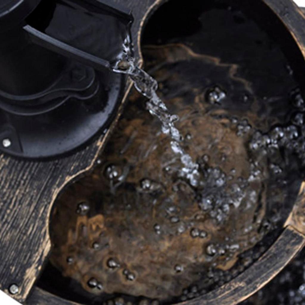 Spezifikationen

 Farbe: Bronzefarben
 Material: Kunststoff
 Gesamtmaße: 47 x 41 x 69 cm (B x T x H)
 Wasserpumpe enthalten (220-240 V ~, 6 W)
 Schlauch enthalten
 Geeignet für den Innenbereich

Dieser Kaskadenbrunnen im Vintage-Stil weist ein dekoratives Handwasserpumpe-Design auf. Er kann einfach und schnell montiert werden. Der Brunnen ist mit einer laufruhigen Wasserpumpe ausgestattet, die das Wasser kontinuierlich im Kreislauf befördert.

Der Brunnen ist aus strapazierfähigem Kunststoff gefertigt und für den Innenbereich geeignet. Die Lieferung beinhaltet einen Brunnen, eine Wasserpumpe und einen Schlauch.