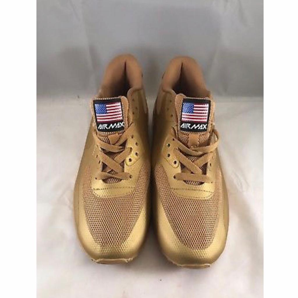 Air max hyperfuse outlet flag