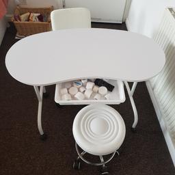 selling table with 2 chairs used only 3 months for nail care
