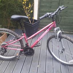 Girls Apollo Vivid Bike 24 inch wheels, 16 inch frame, 18 Gears. In full working order, wheels are straight, all the gears are smooth, brakes work and stops the bike.

It obviously has marks and scratches but still in very good condition.

Test ride welcome.