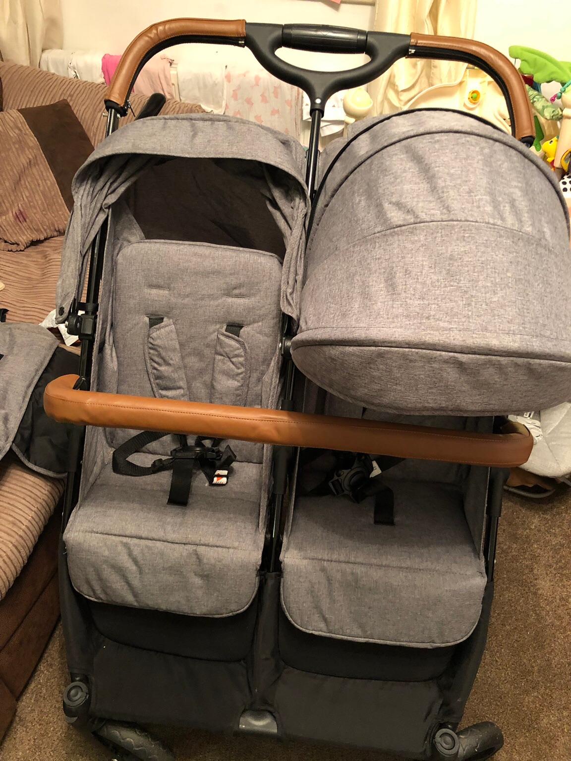 Hamilton double outlet pram