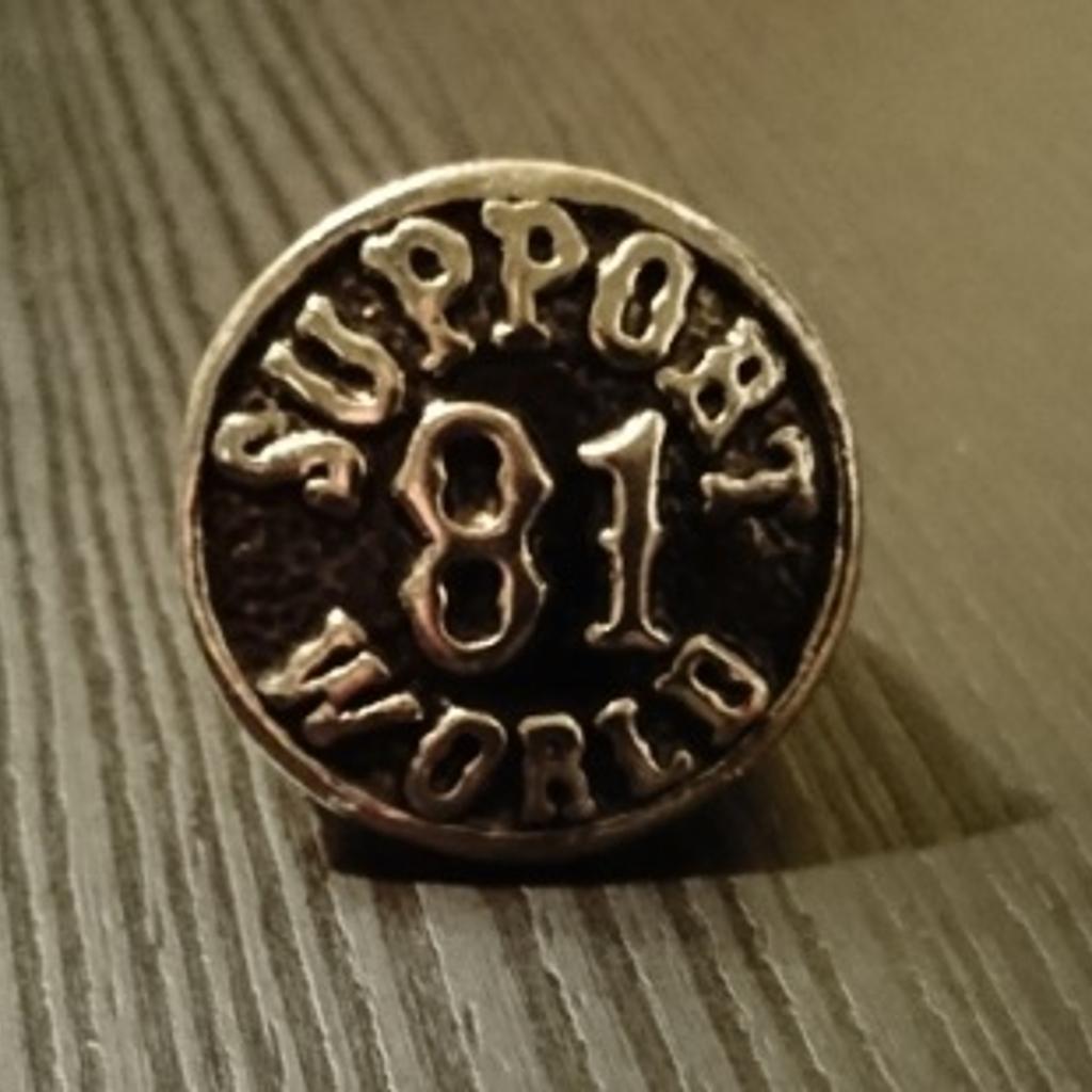 Support 81 world ring. in 401 25 für 100,00 SEK zum Verkauf
