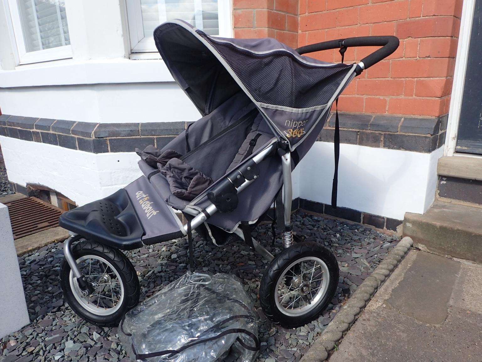 Out n about outlet nipper double v1