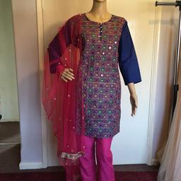 3 pieces readymade suit 
Beautiful work on it and soft material and beautiful colours. Size L 
If you have any question please ask 

Thanks