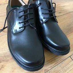 Men shoe in very good condition.size 10