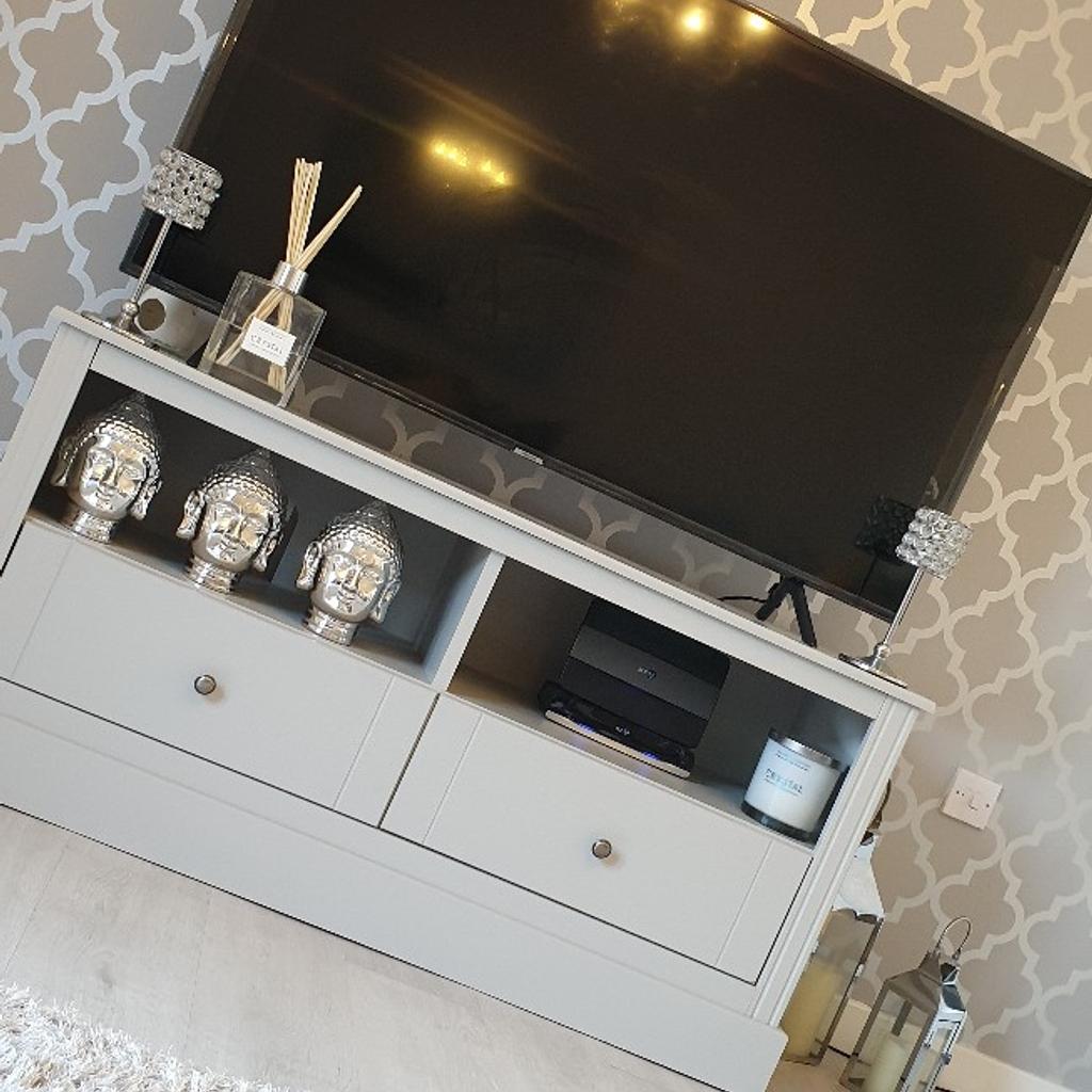 grey TV unit solid unit in TS10 Redcar für £ 90,00 zum Verkauf Shpock AT
