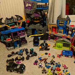 in good used condition does show signs of play but price reflects this bundle includes all seen In pic couple of little bits missing but nothing that affects play and may come across them yet in toy boxes but listing without atm these sets separately retails between £20-£40  from a pet free and smoke free home