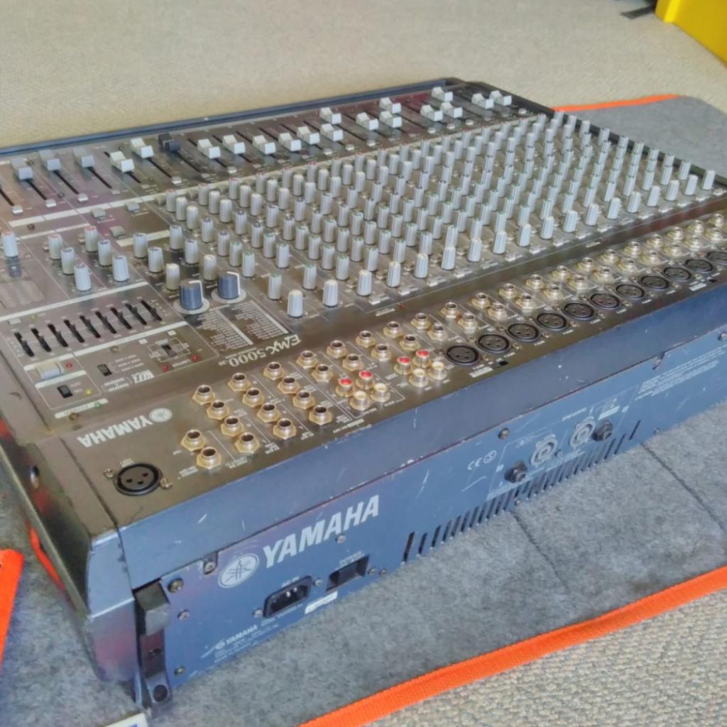 Yamaha EMX5000 20 channel powered mixer in Leigh on Sea für £ 250,00 zum Verkauf Shpock AT