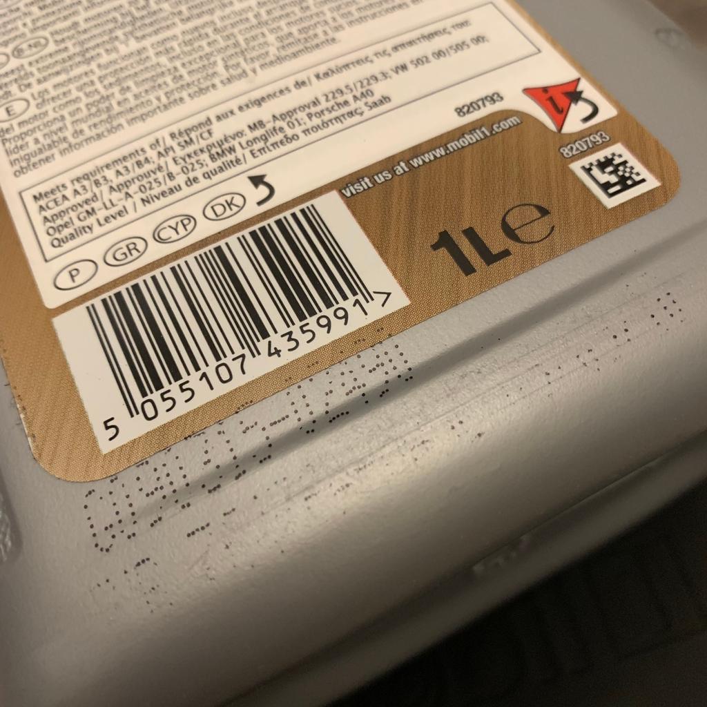 MOBIL1 0W40 Oil In Bentley Case in W8 Chelsea für £ 15,00 zum Verkauf