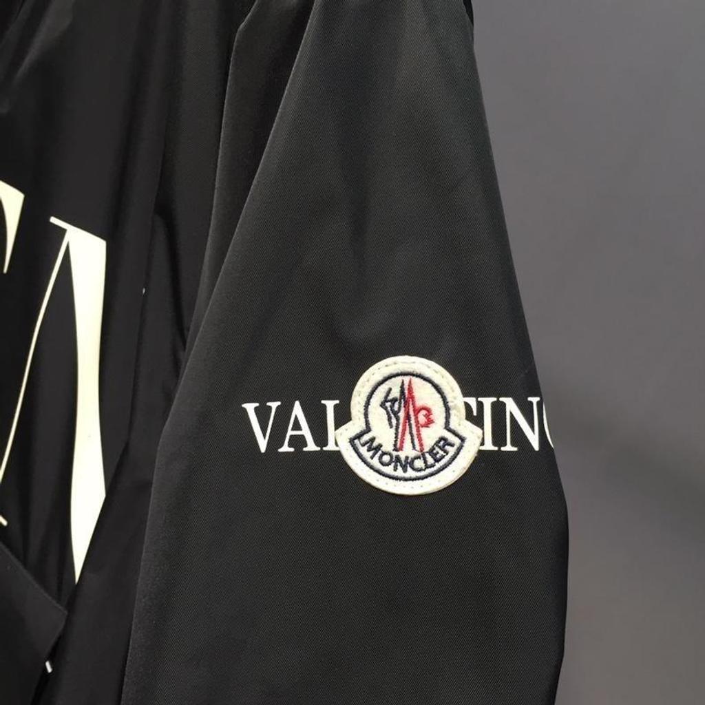 Moncler valentino outlet windbreaker