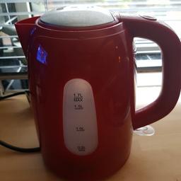 Low wattage caravan kettle,has a scrape on the other side Kettle works fine.Ideal for Rallies. Collection only.