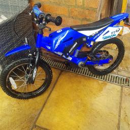 boys scrambler bike size is 16" still being sold in smyths now used about 5 times been kept in the garden since chain is rusty and some bolts ect but does not affect how it rides works fine