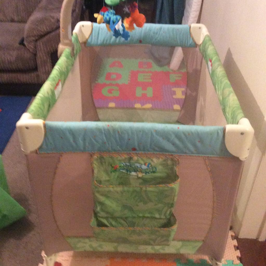 Fisher price outlet portacot