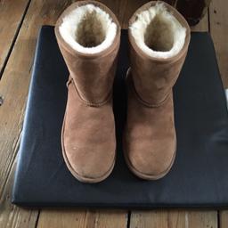 Hardly worn Ugg Boots size 3. Excellent condition.