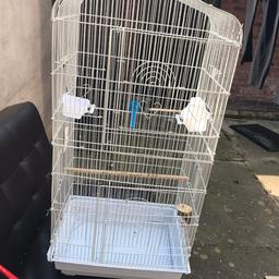 I have medium-size cage good for budgies cockatiels it have small crack on try but it doesn’t make any problem pick up only