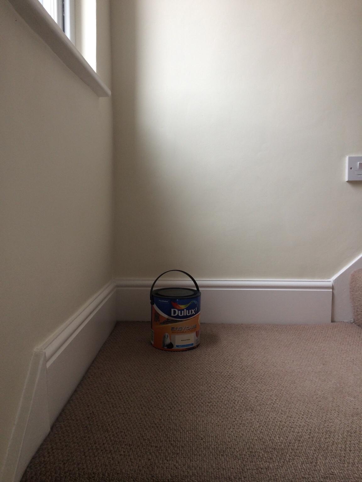 2.5L Dulux Matt Paint Almond White in LS13 Leeds for £5.00 for sale