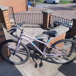 hi  im  selling  a  females  mountain bike  I'm  good  condition and in good werking order  wheel  size  26 inch  frame  size  is  18 inch   it  has  18 gears   wanting  20 pounds   darnal Sheffield  s9  pick up  only