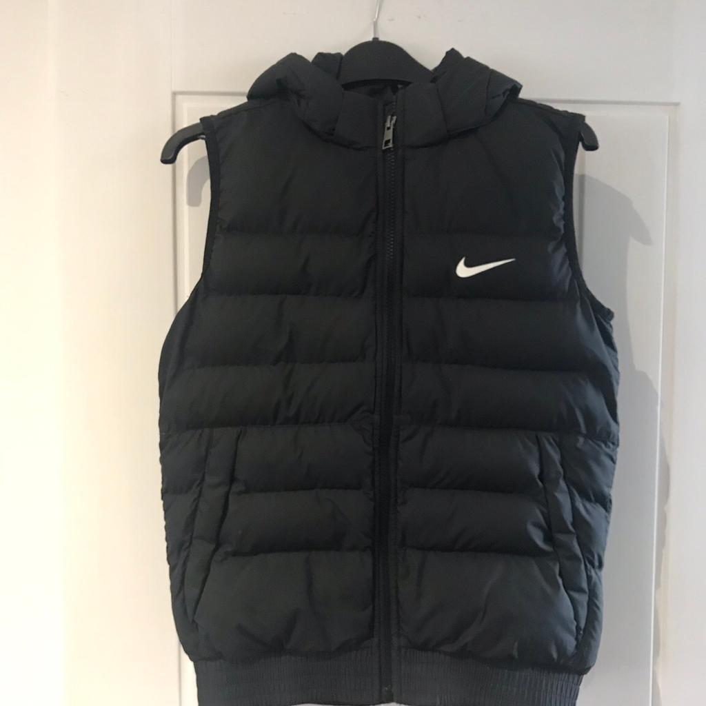 Nike body warmer online jd