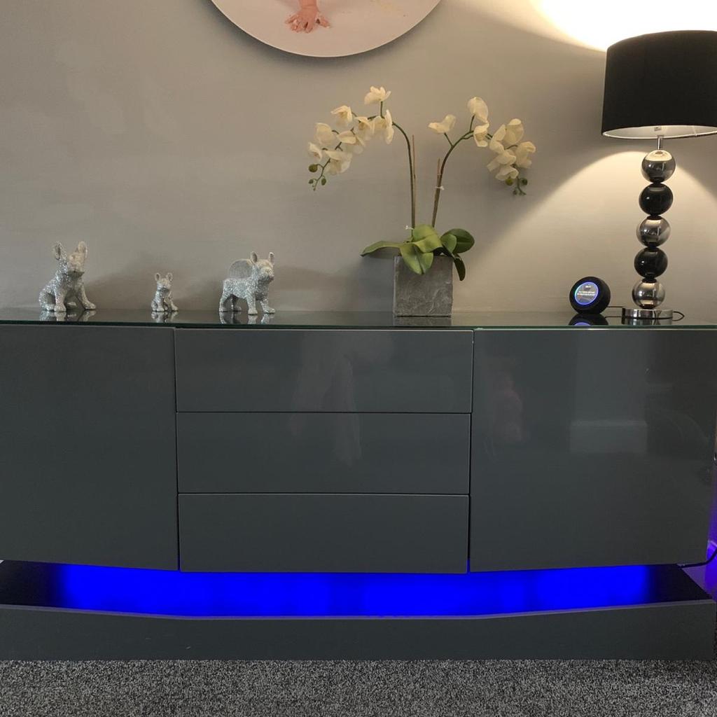 High gloss floating Storage GREY in WV12 Walsall for £250.00