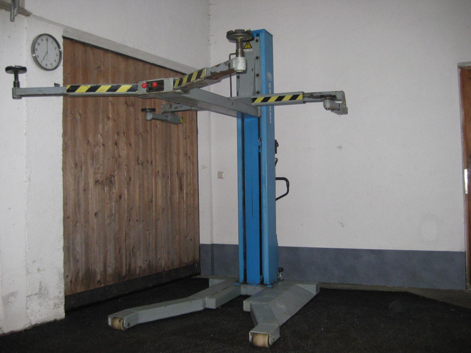 Mobile 1Säulen Hebebühne Twin Busch 2500kg in 6344 Walchsee für 2.000,00 € zum Verkauf Shpock DE