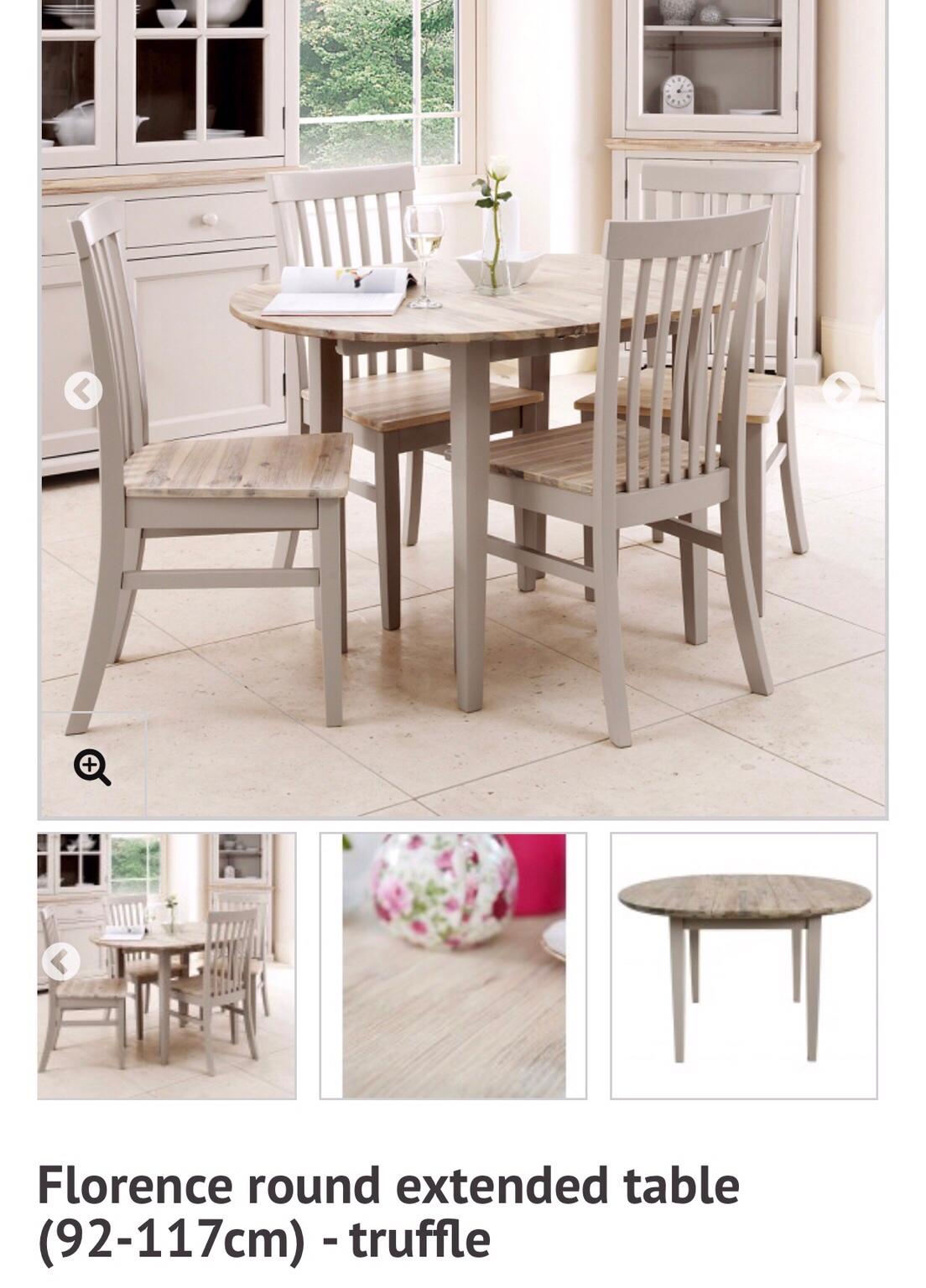 Round Extendable Dining Table and Chairs Set in NN5 Northampton for £