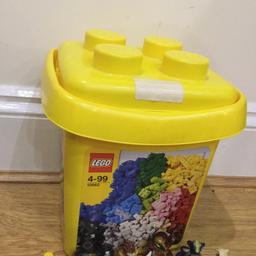 Lego box full of Lego including 13 different Lego figures and 2 different Lego ninjago sets only been used twice all in good condition