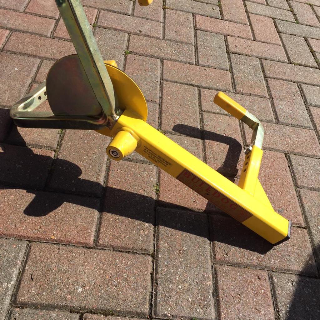 Caravan hitch lock and wheel clamp in Maldon für £ 60,00 zum Verkauf