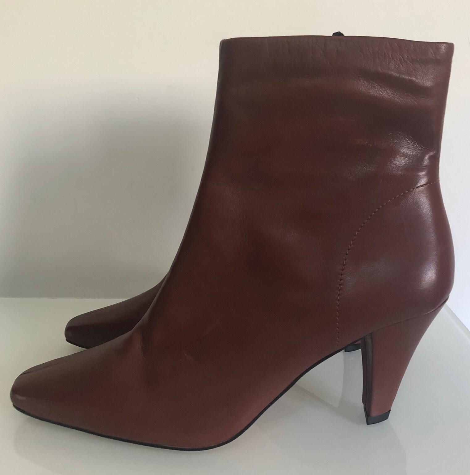 New ladies M&S leather boots 8 ur 42 £79 in ME7 Gillingham for £15.00