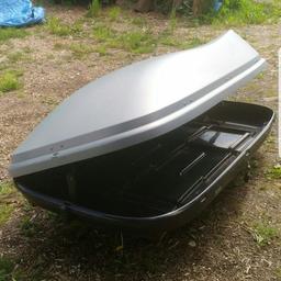 Halfords 360 to 470 litre grey roof box with u fixings and centre key lock great condition.