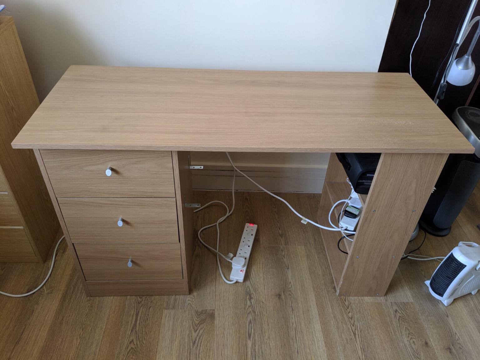 Argos home Malibu 3 drawer desk in SE10 Greenwich for £5.00 for sale