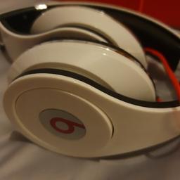 White beats by dr.dre