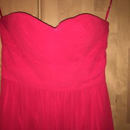 Abendkleid
Gr.38
Farbe rot
Rocklänge 102cm
Gesamtlänge 124cm

Nur einmal getragen