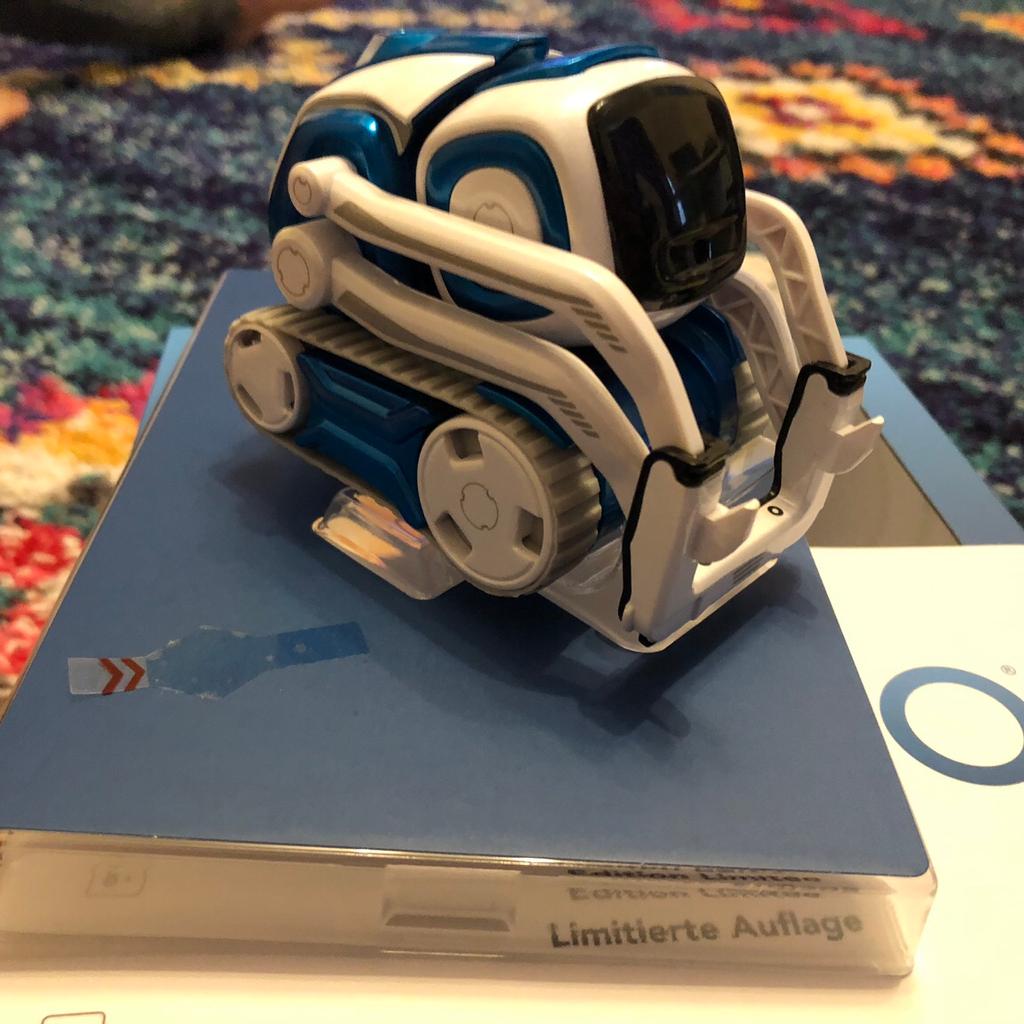 Anki COZMO Robot Limited Edition Blue in IG7 London für 70,00 £ zum